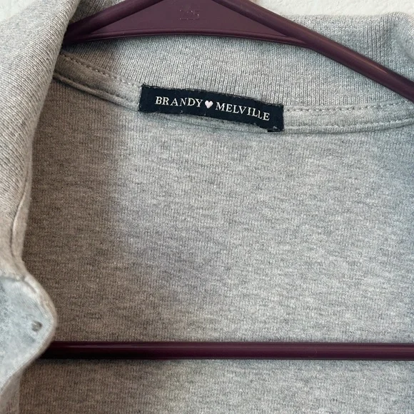 Brandy Melville small button up gray shirt - Picture 5 of 6